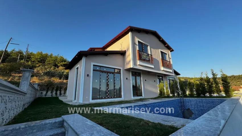 3+1-Zimmer Villa Zu verkaufen in Kızılyaka Bz. Ula - 465 m²
