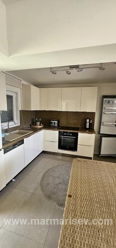 3+1-Zimmer Einfamilienhaus Zu verkaufen in İçmeler Bz. Marmaris - 200 m²