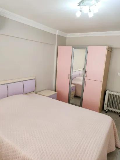 Im Viertel Çildır Mahallesi gartenumschlossene 2+1 Stockwerkeigentumswohnung zum Verkauf