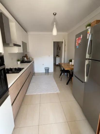3+1 Duplexwohnung zum Verkauf In einem jungen Gebäude In Armutalan