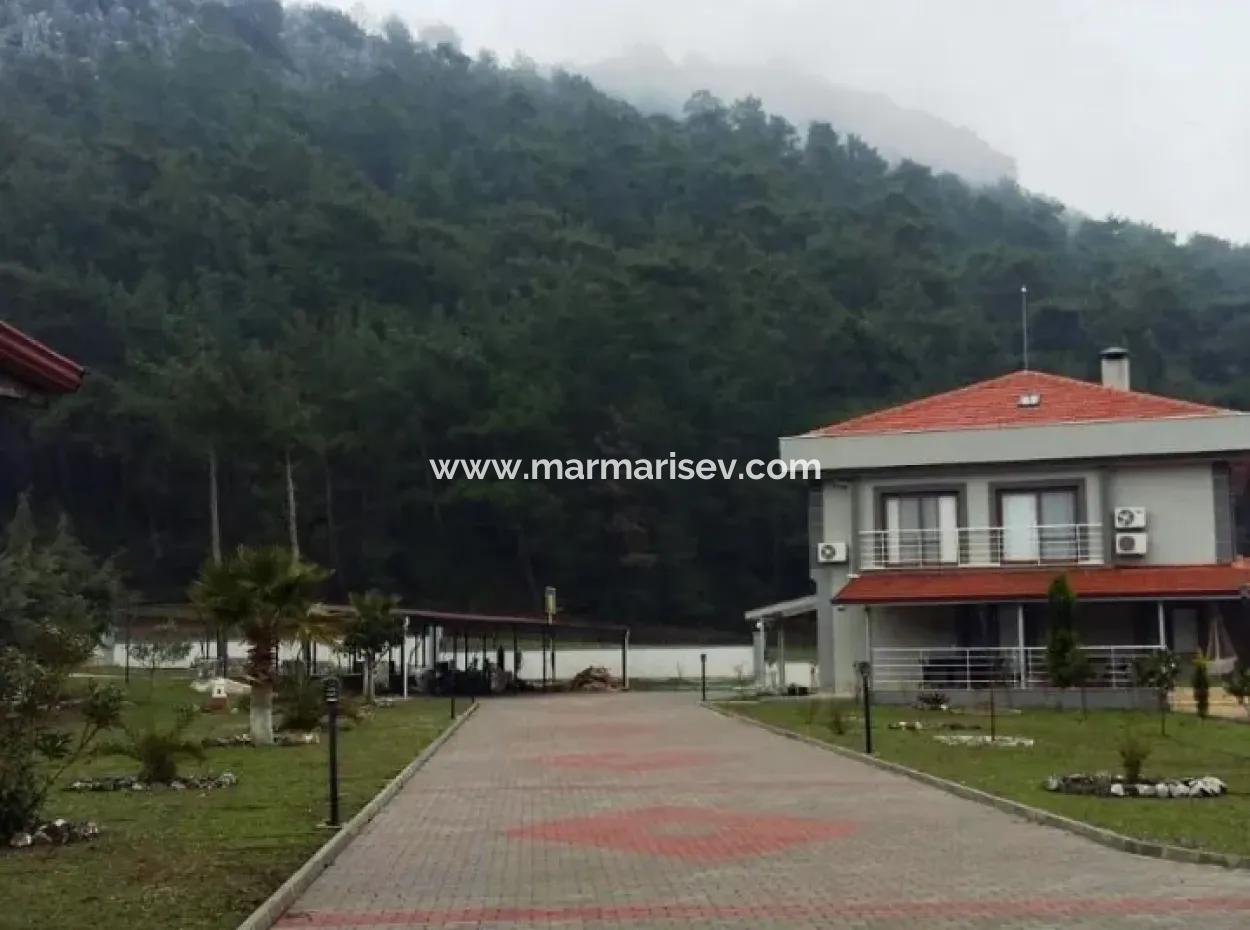 Gebaut Auf Einem Grundstück Von 7000M2 In Marmaris, 8 Zimmer, Haus Ranch Pool