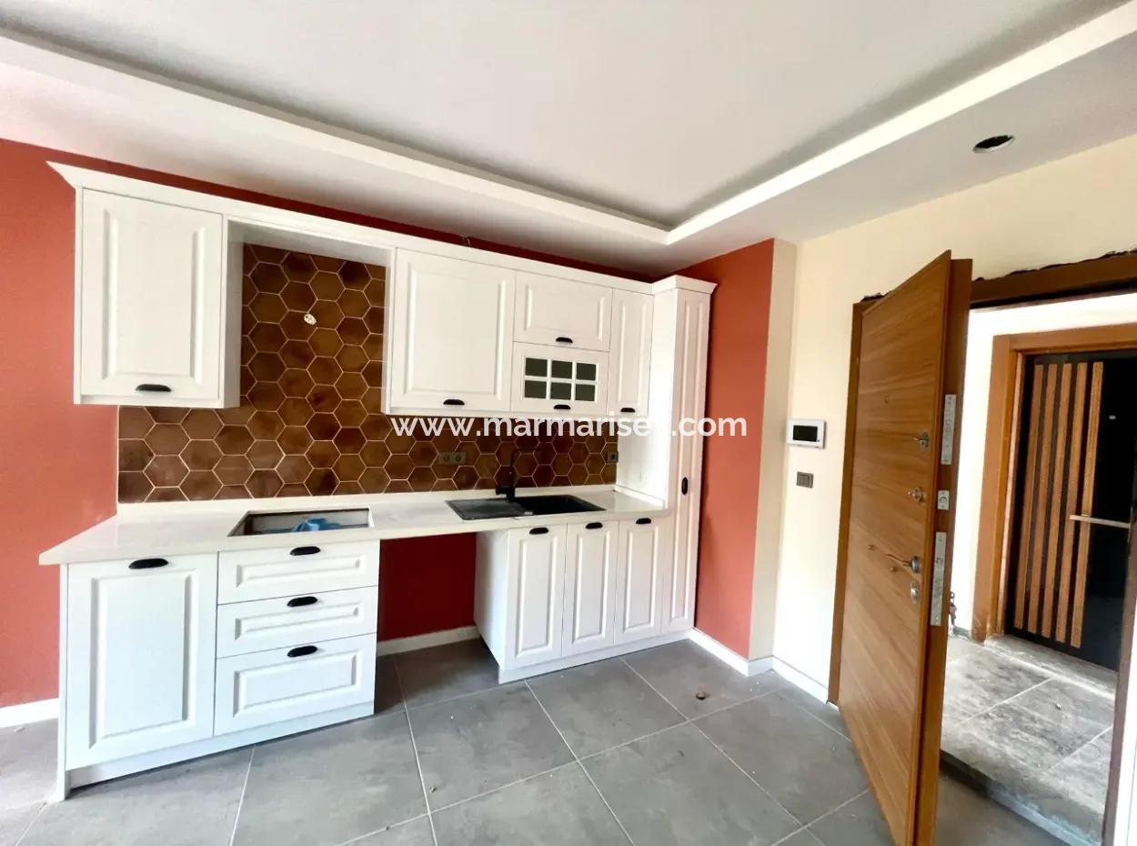 Luxuswohnung Zum Verkauf Mit Swimmingpool Im Stadtteil Gökçe Des Bezirks Ula Der Provinz Muğla 2 Km Zum Meer Mit Blick Auf Den Wald