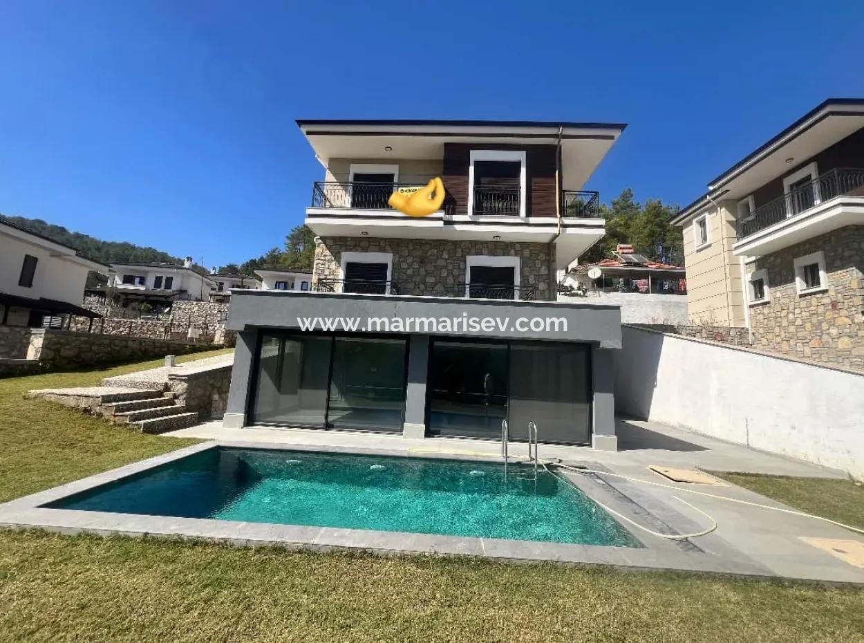 Herrlicher Blick Auf Die Natur Freistehender Garten Mit Parkplatz, Pool Mit Swimmingpool, 3 Zimmer, 4 Bäder, Ultra-Luxusvilla Zum Verkauf, 3 Etagen Auf Einem 500M2 Großen Grundstück