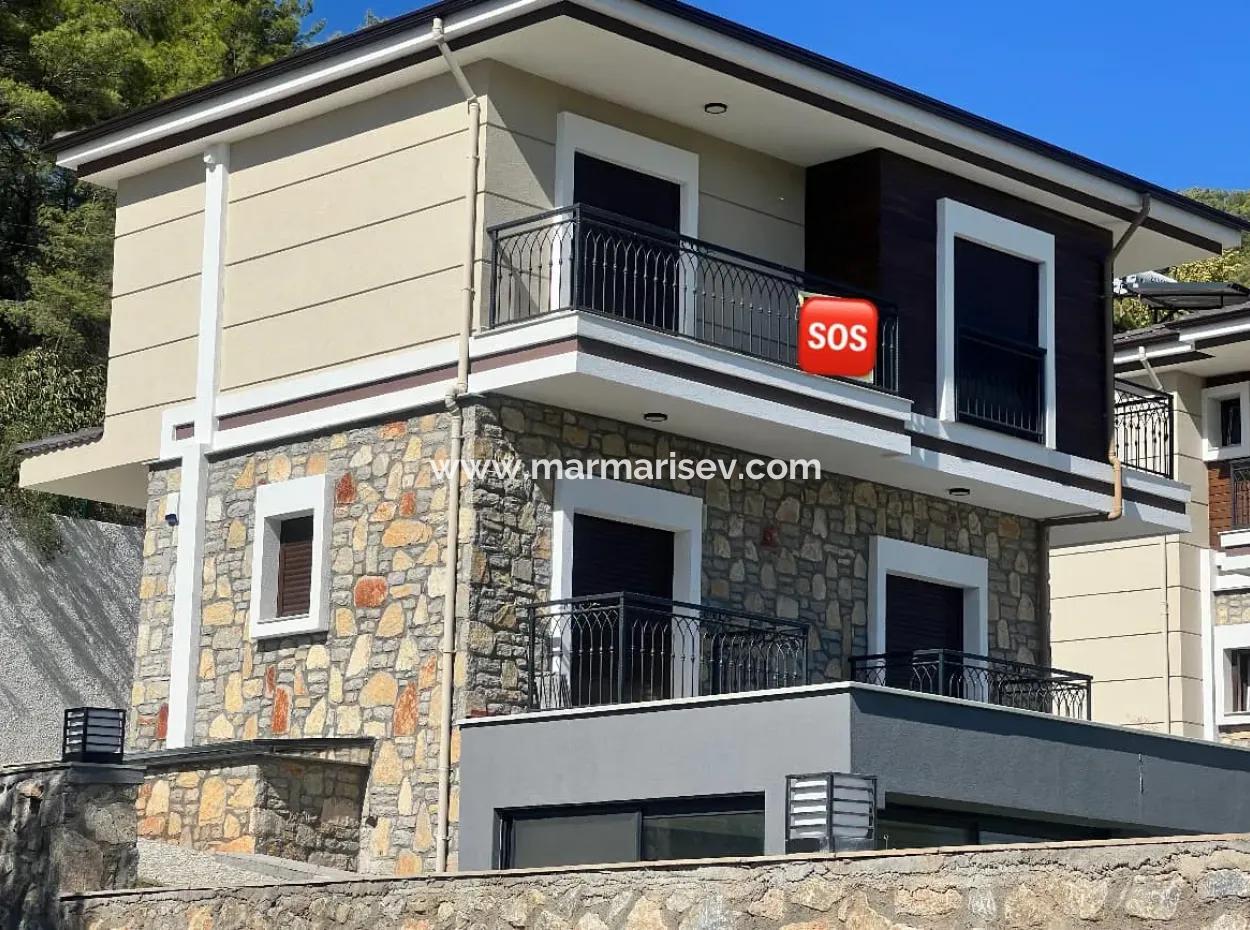 Herrlicher Blick Auf Die Natur Freistehender Garten Mit Parkplatz, Pool Mit Swimmingpool, 3 Zimmer, 4 Bäder, Ultra-Luxusvilla Zum Verkauf, 3 Etagen Auf Einem 500M2 Großen Grundstück