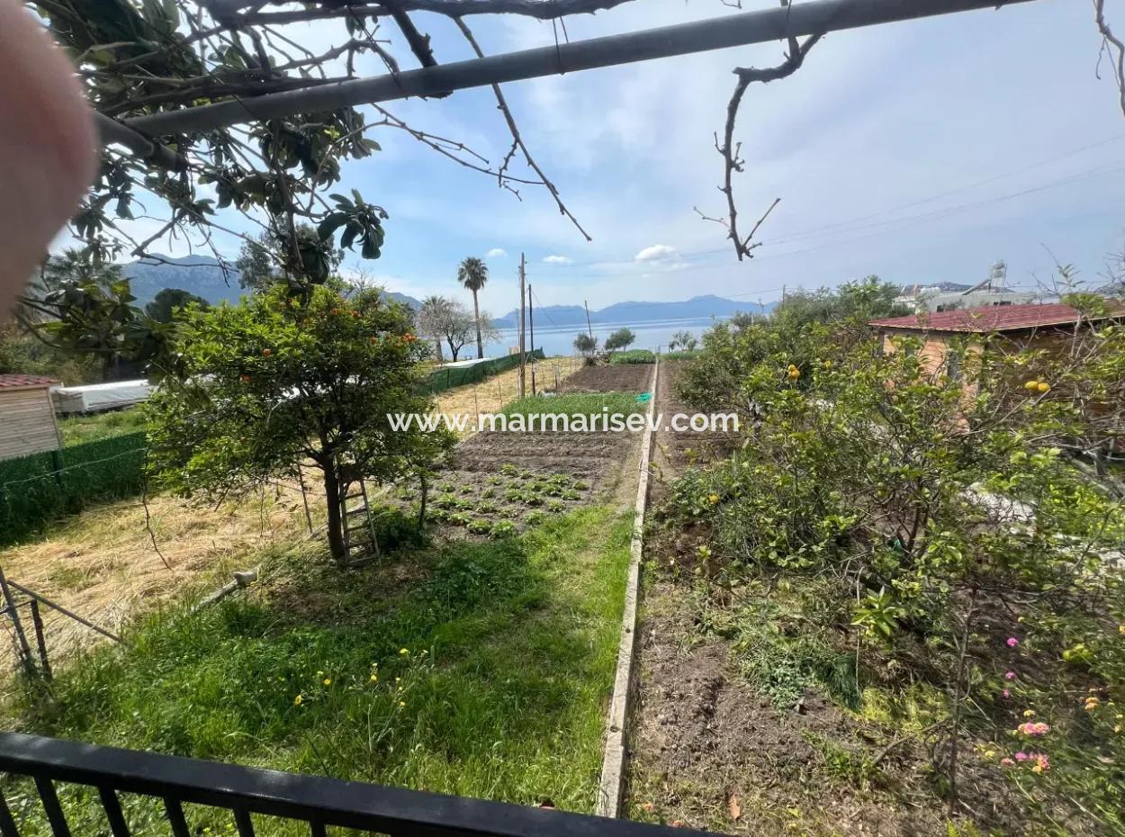 Einfamilienhaus Zum Verkauf Auf Einem 2000M2 Großen Grundstück Am Meer Im Viertel Marmaris Söğüt. Geeignet Zum Festbinden Eines Bootes Davor.