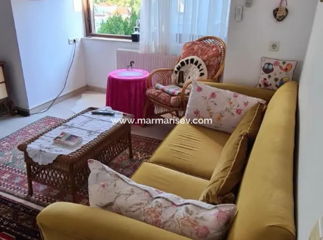 Villa Zu Verkaufen In Armutalan, Marmaris Mit Freistehendem Garten Und Pool