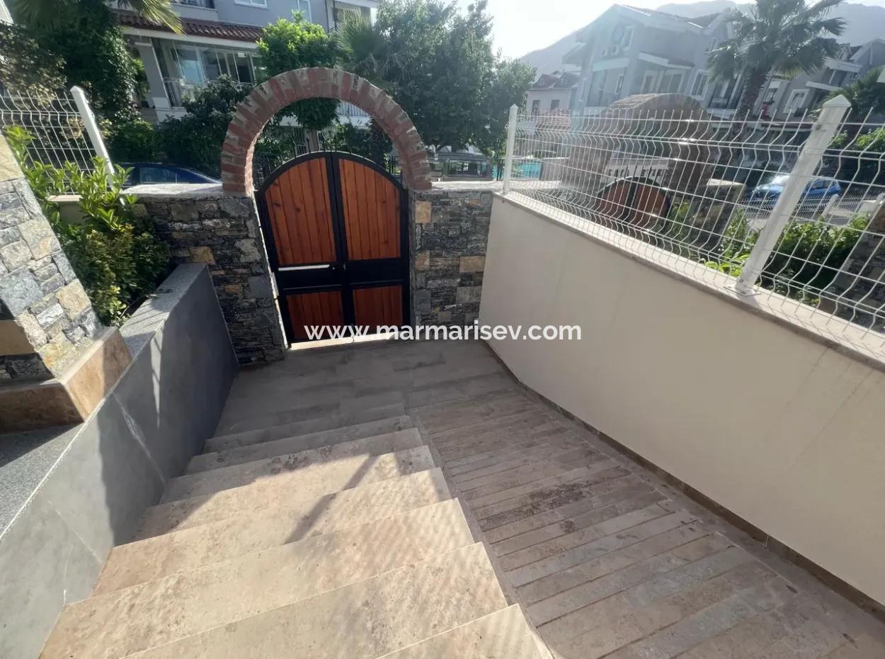 Neubau Mit Freistehendem Swimmingpool In Der Nähe Des Meeres Im Viertel Icmeler Im Bezirk Marmaris 3 Zimmer, 1 Wohnzimmer, 3 Bäder, 200M2 Ultra-Luxusvilla Zum Verkauf Auf Einem Grundstück Von 350M2