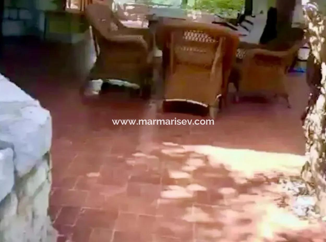 81000M2 Insel Zum Verkauf In Marmaris Region 31000M2 Eigentumsurkunde Offizieller Strom Wasser Verfügbar Herrenhaus Mit Legalem Haus Darin