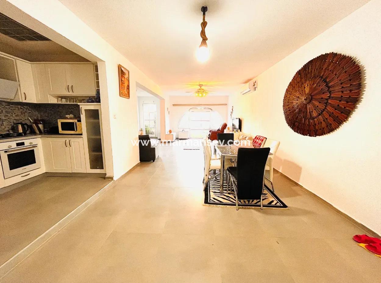 Sie Sind Nur Wenige Schritte Vom Meer Entfernt. Wirklich! Wohnung Direkt Am Wasser.