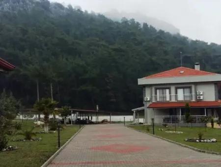 Gebaut Auf Einem Grundstück Von 7000M2 In Marmaris, 8 Zimmer, Haus Ranch Pool