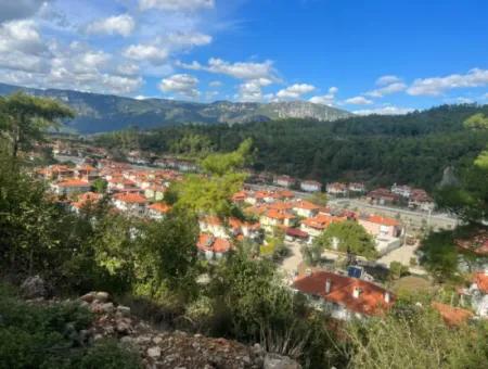 Luxuswohnung Zum Verkauf Mit Swimmingpool Im Stadtteil Gökçe Des Bezirks Ula Der Provinz Muğla 2 Km Zum Meer Mit Blick Auf Den Wald