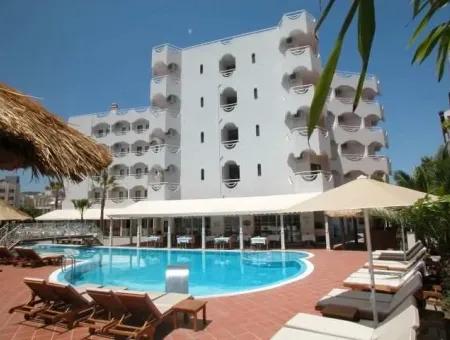 100 Zimmer-Hotel Mit Pool Im Zentrum Von Marmaris Zum Verkauf