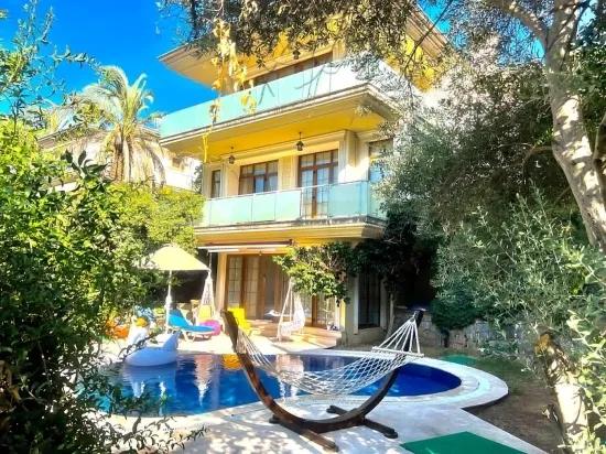 Zu Verkaufen 4+2 Villa – 970 m² Grundstücksanteil – Armutalan