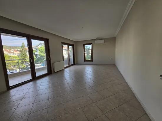 3+1 Zu Vermietende Wohnung Im Jungen Gebäude Im Viertel Çıldır