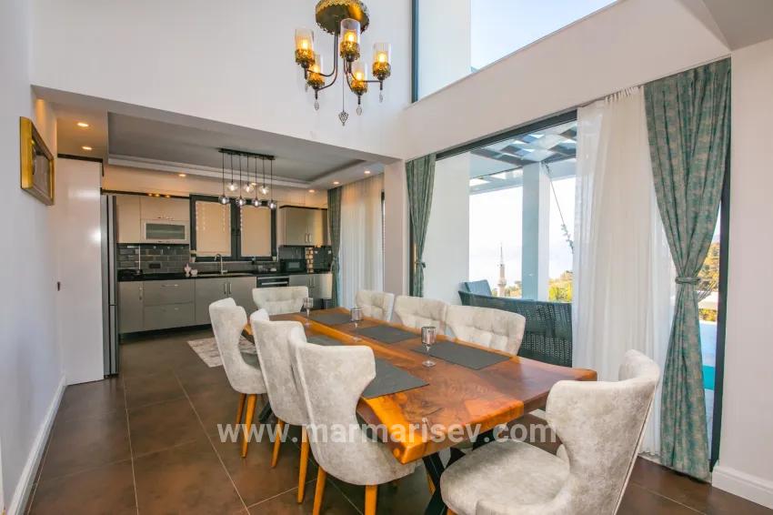 4+1 Bedroom Detached house For sale in Faralya Nbh. Fethiye - 500 m²