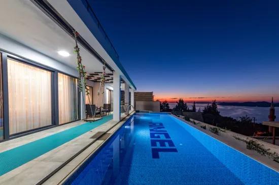 In Faralya, a magnificent villa with a sea view