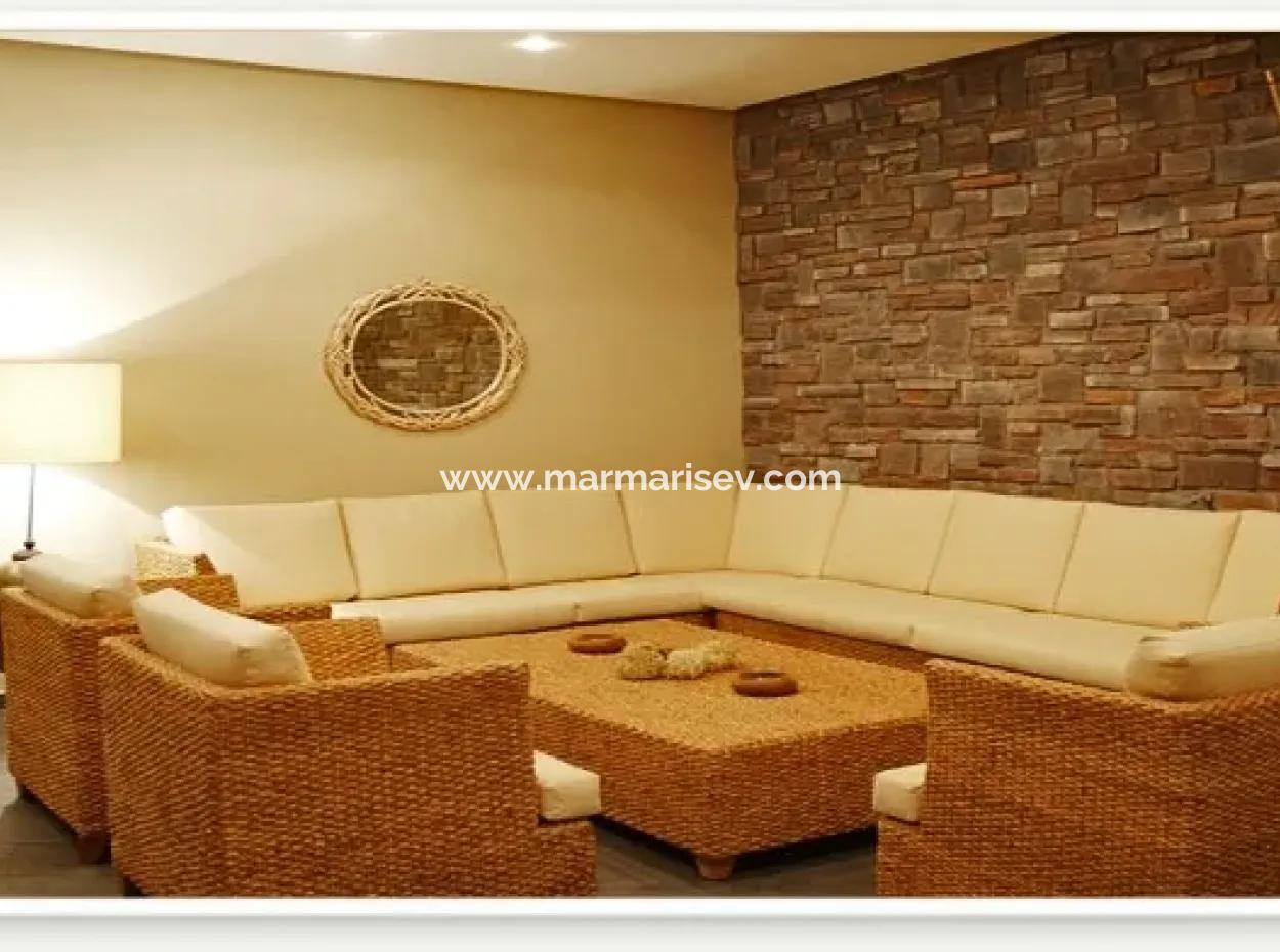 100 Room Hotel With Pool In The Centre Of Marmaris For Sale