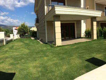 Marmaris Armutalan Detached Villa For Sale 4 Rooms 1 Living Room Twin With A Garden