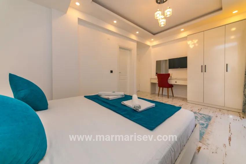 Для продажи Семейный дом 4+1 в Faralya Fethiye - 500 m²