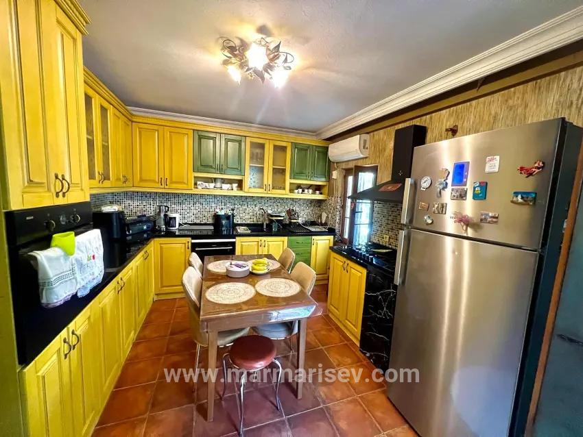Для продажи Семейный дом 4+2 в Armutalan Marmaris - 970 m²