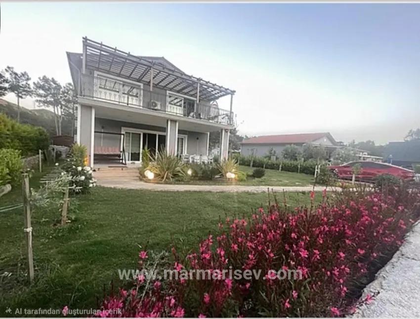 В аренду Семейный дом 4+1 в Hisarönü Marmaris - 500 m²
