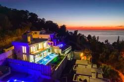 Для продажи Семейный дом 4+1 в Faralya Fethiye - 500 m²