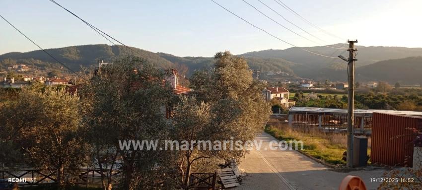 Akyaka,ya 8 Km Uzaklıkta 15 Odalı Villa Projesi Çizilmiş 1186 M2 Satılık Arsa