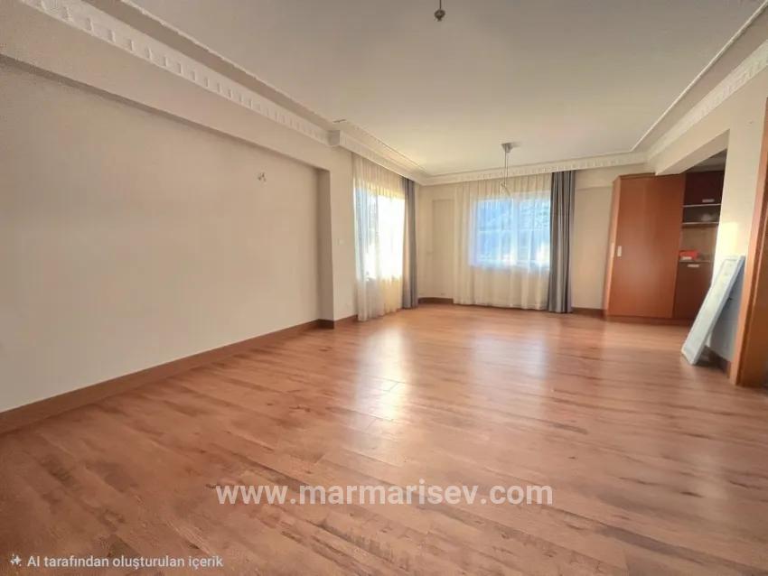 Camiavlu Mahallesi'nde Havuzlu Sitede 3+1 Kiralık Daire
