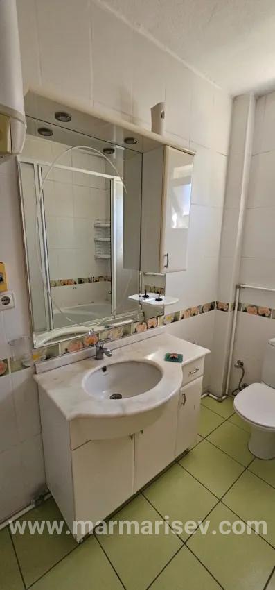 İçmeler'de kiralık 2+1 daire, mutfak, mükemmel bir daire