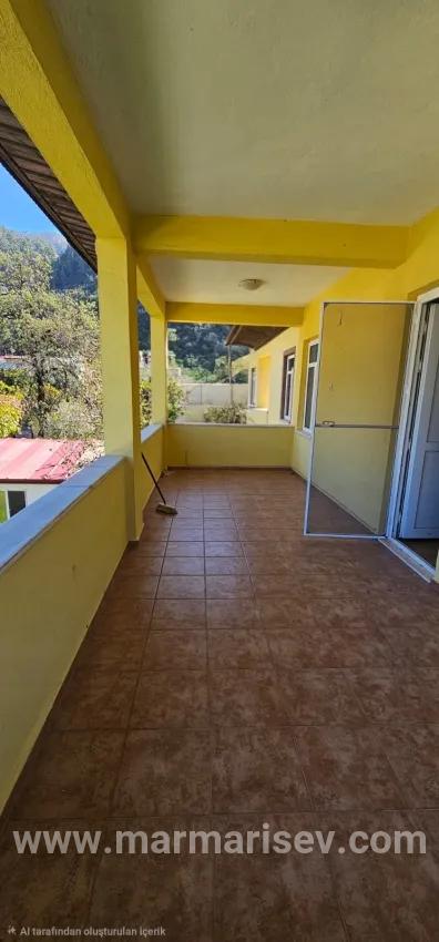 İçmeler'de kiralık 2+1 daire, mutfak, mükemmel bir daire
