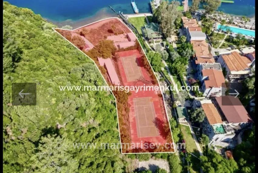 Marmaris Adaköy mevkiinde 4500m2 denize sıfır Özel mülk