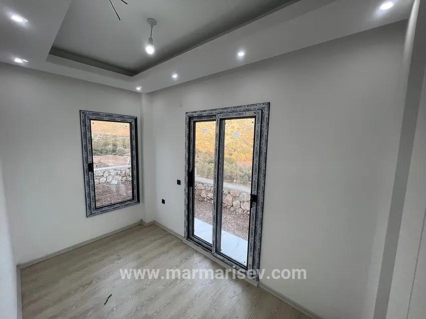 Marmaris Bozburun mahallesinde muhteşem deniz manzaralı 4+1 sıfır 170 m2 satılık villa