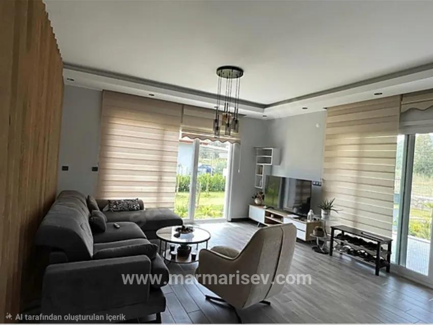 Marmaris Hisarönü Mah. Kiralık 4+1 Müstakil ev - 500 m²