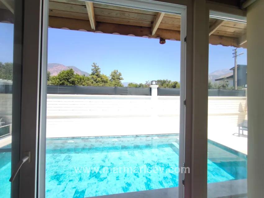 Köyceğiz Yeni Mah. Satılık 5+1 Villa - 567 m²