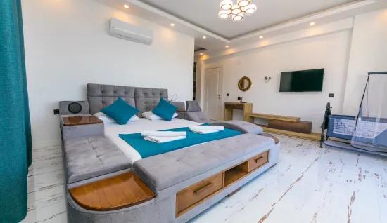 Faralya'da deniz manzaralı muhteşem bir villa