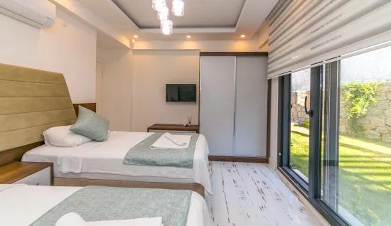 Faralya'da deniz manzaralı muhteşem bir villa
