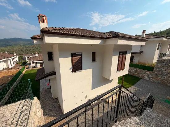 📍 Çetibeli Mahallesi'nde Konforlu Satılık 3+1 Müstakil Villa