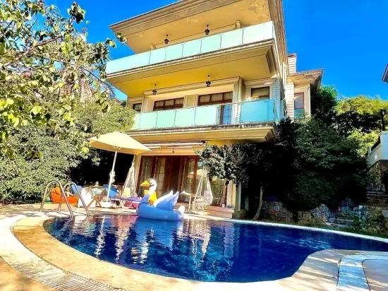 Satılık 4+2 Villa – 970 m² Arsa Payı – Armutalan