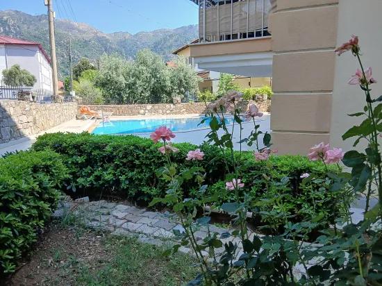 Müstakil Girişli Havuzlu Sitede 2+1 Satılık Dubleks Daire İçmeler