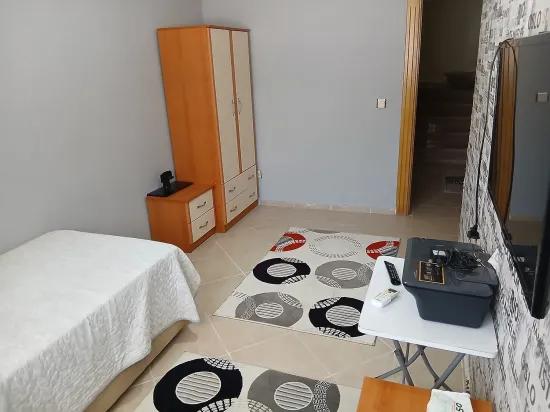 Müstakil Girişli Havuzlu Sitede 2+1 Satılık Dubleks Daire İçmeler