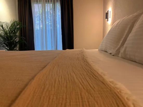 Marmaris Çıldır’da Denize 30 m Sıfır Lüks Bahçeli Eşyalı Kiralık 2+1