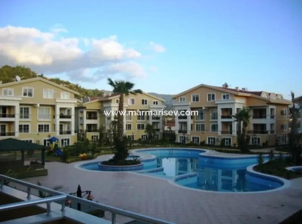 Marmaris Merkezinde Yüzme Havuzlu Site İçerisinde Lüks Dubleks Daire Satılık