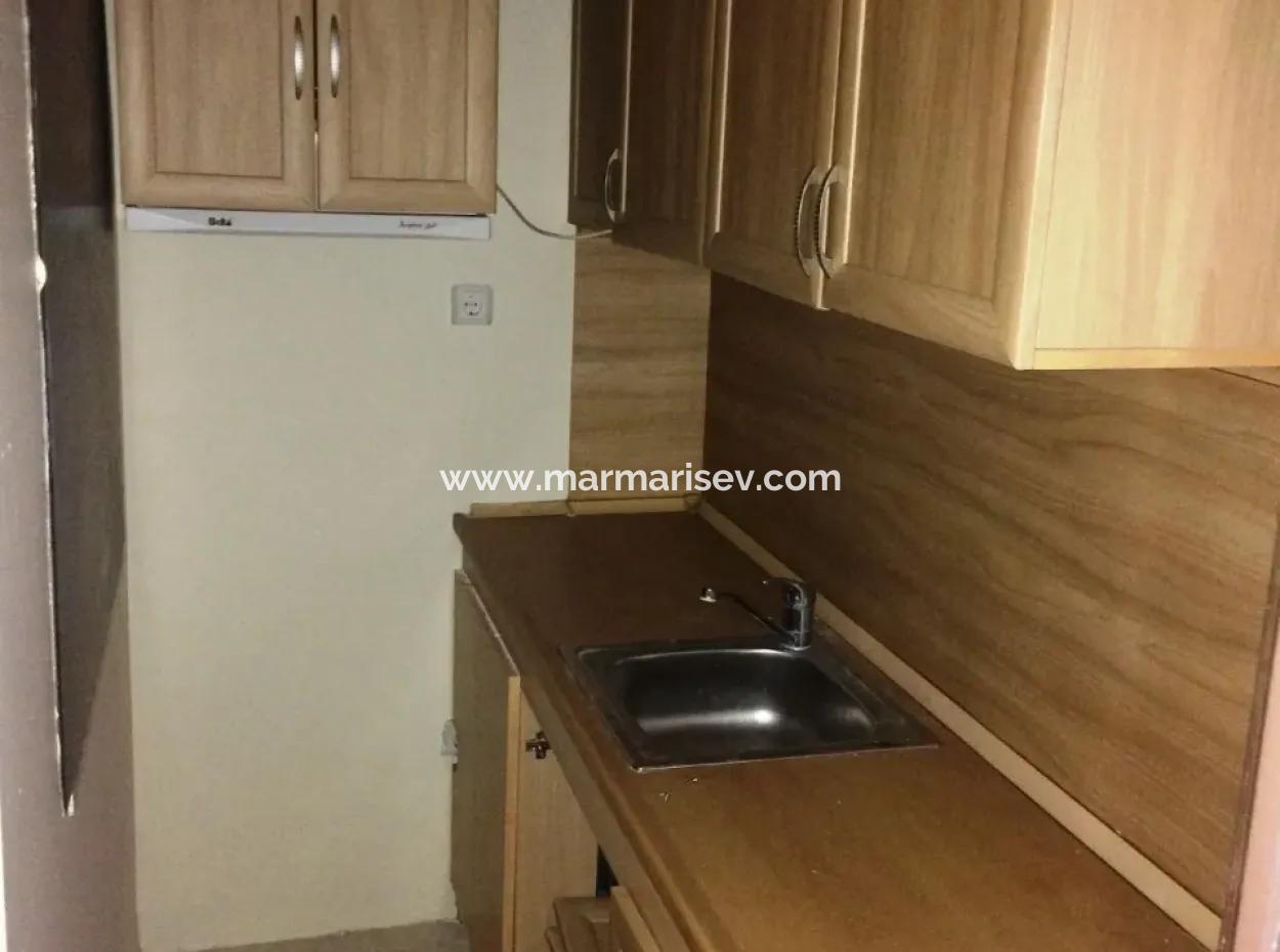 Marmaris Merkezinde 10 Odalı Havuzlu 2.500M2 Arsa İçinde Malikanemiz Satılıktır.