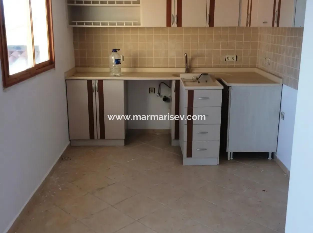 Marmaris Merkezinde 10 Odalı Havuzlu 2.500M2 Arsa İçinde Malikanemiz Satılıktır.