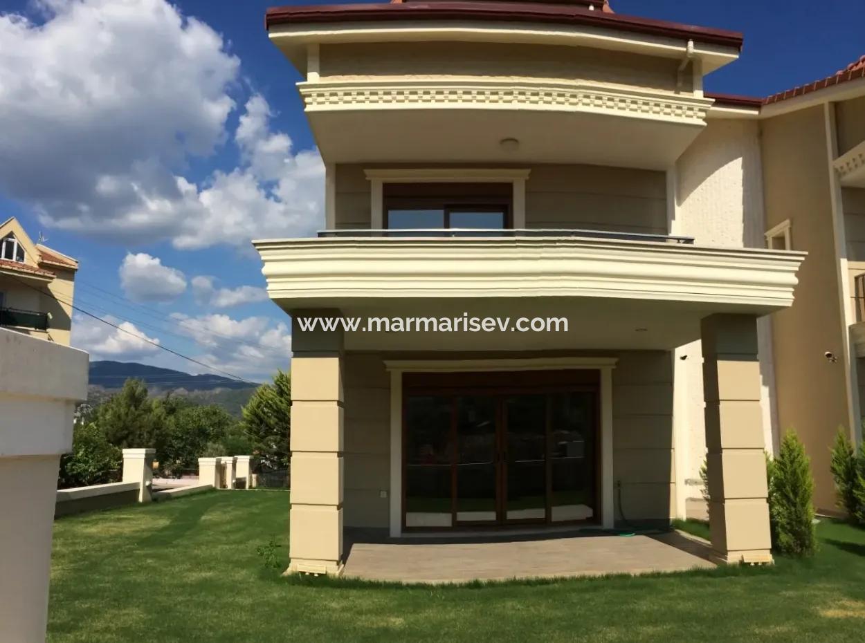 Marmaris Armutalan İkiz Müstakil Bahçeli 4 Oda 1 Salon Villa Satılık