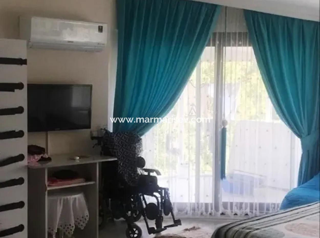 Marmaris Beldibi Mevkiinde 4 Oda 2 Salon 240 M2 Forleks Bahçeli Villa Satılık.olimpik Yüzme Havuzu Mevcuttur.