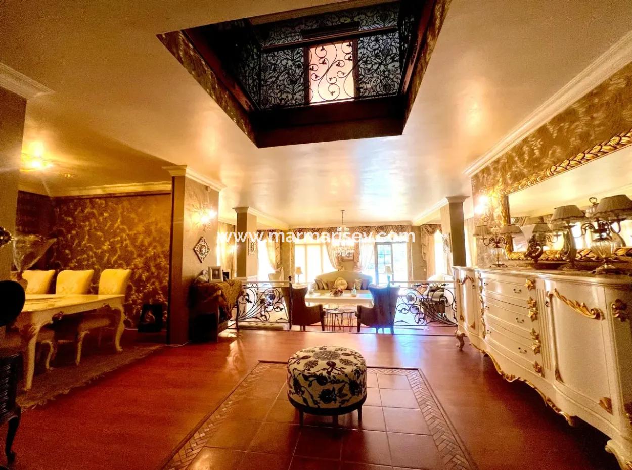 Marmaris Armutalan Mevkiisinde 900M2 Arsa Payı Mevcut 4 Oda 2 Salon 5 Banyo 450M2 Satılık Konak