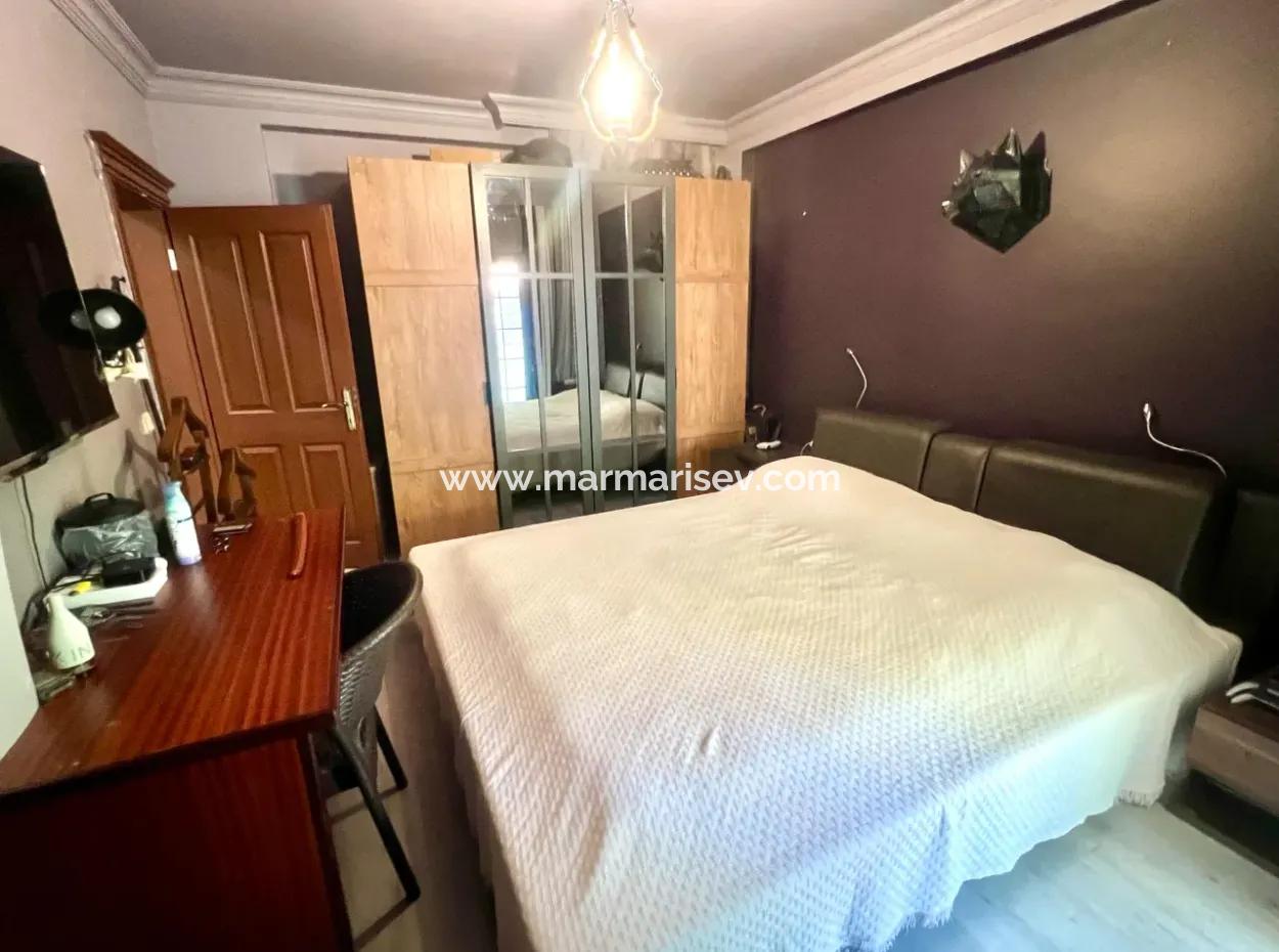 Marmaris Armutalan Mevkiisinde 900M2 Arsa Payı Mevcut 4 Oda 2 Salon 5 Banyo 450M2 Satılık Konak