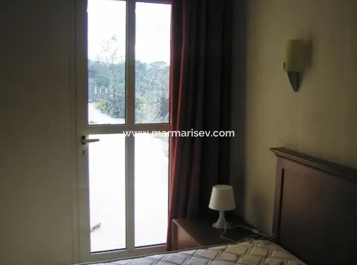 Ataköy Mahallesinde 4300M2 Çiftlik Evi Havuzlu 7 Oda 2 Salon 340M2