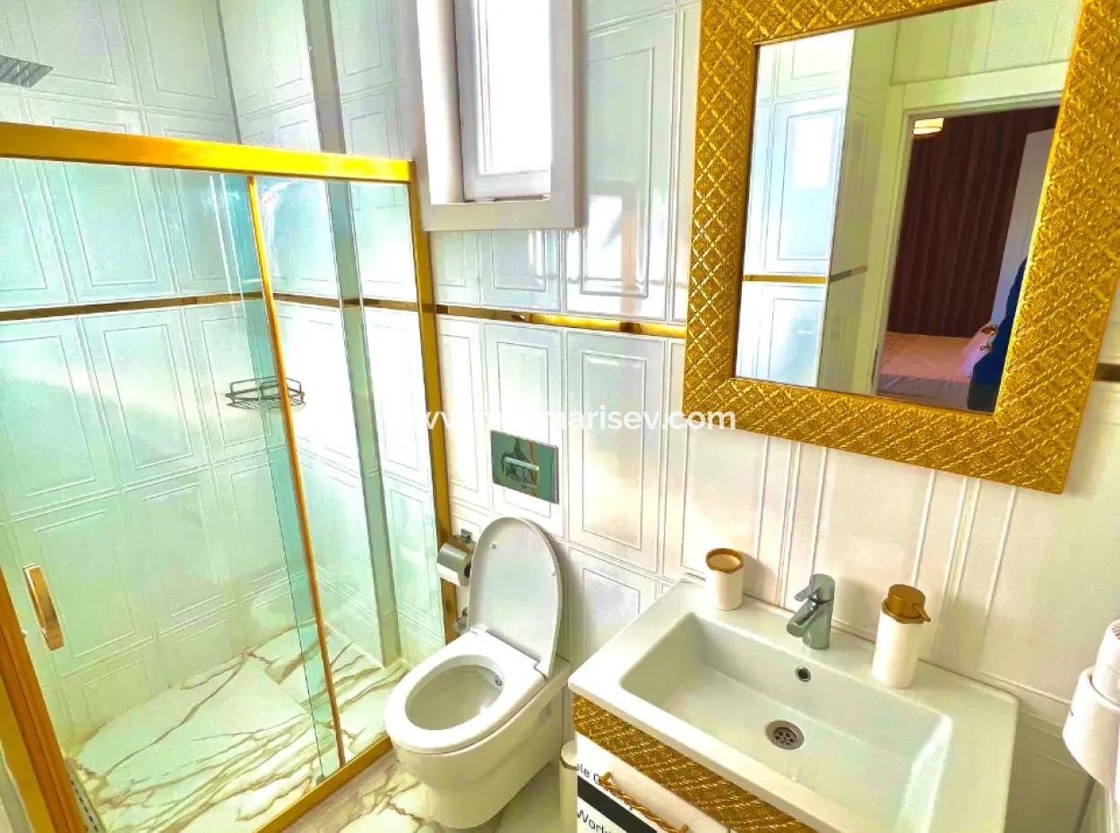 Marmaris Çetibeli,Nde 780M2 Arsa İçerisinde 3 Adet Yüzme Havuzu Ve Çocuk Havuzu Ve Bakıcı Evi Mevcut  Satılık Villa